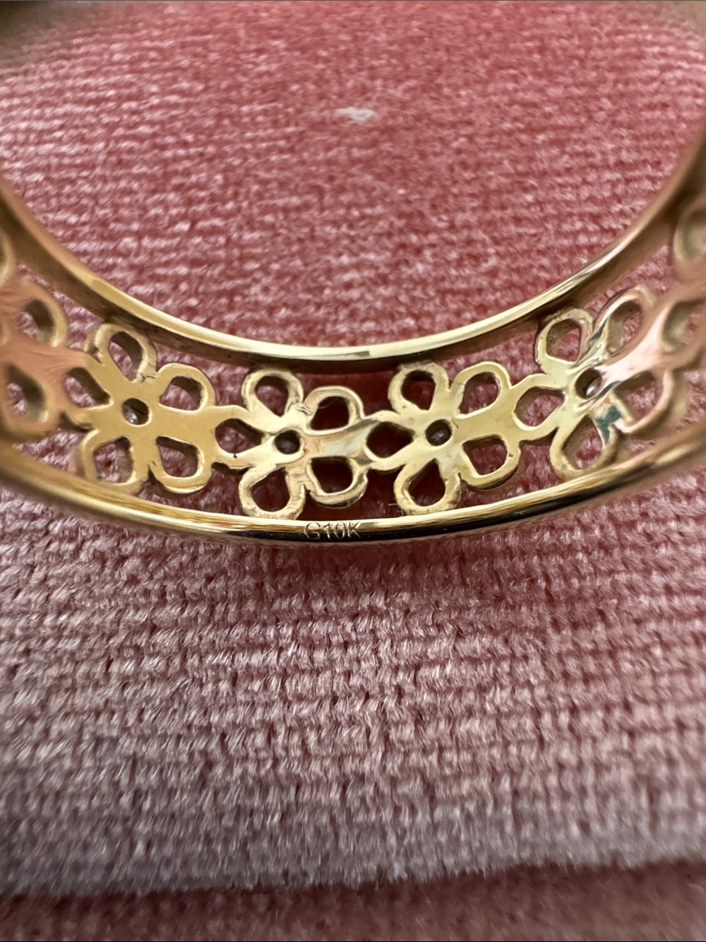 Sparkling 10k Yellow Gold Flower Eternity Band